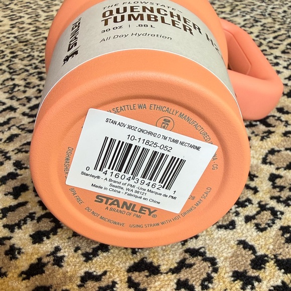 Stanley tumbler (30 oz) (NWT) - Picture 12 of 12